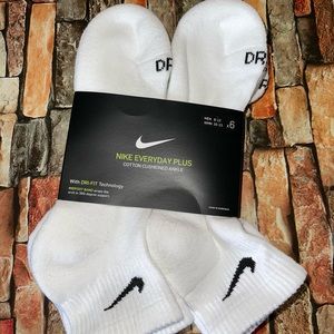 Nike Dri-Fit socks cotton cushioned ankle unisex L